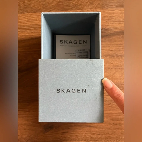 Skagen Signature - SKW2692 (Silver) Mesh Watch - Picture 6 of 12